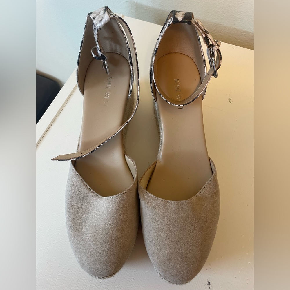 Beige Espadilles Nine West Size 9.5 Shoes Snakeskin